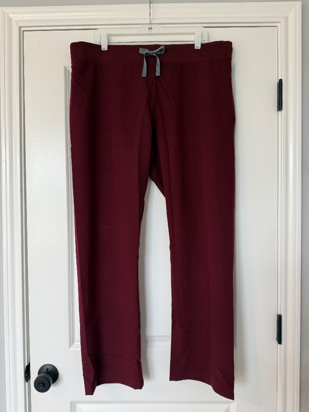 Figs Scrub Pants Women’s Burgundy Livingston High-Rise Straight-Leg